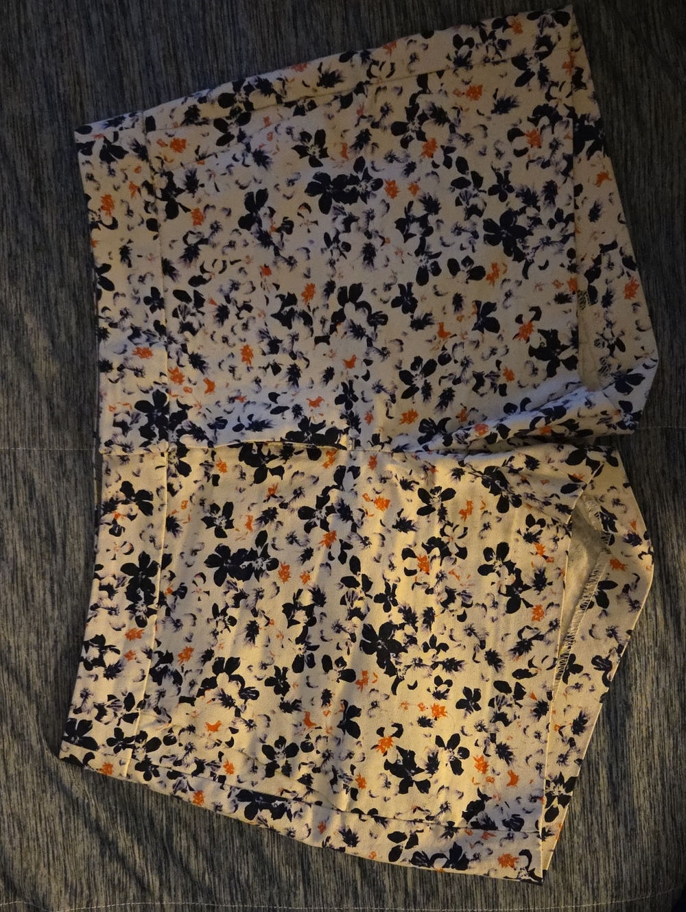 Banana Republic Floral Print Women’s Shorts in Cream with Navy, Purple & Orange